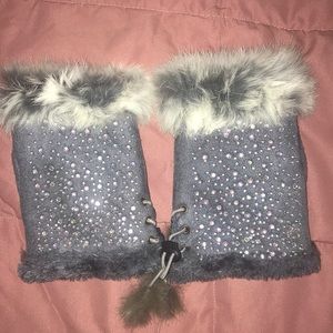 NEW “Fur” lined fingerless gloves